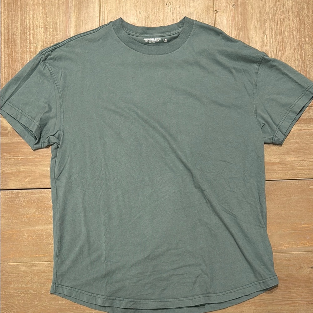 Abercrombie & Fitch Men's Relaxed Curved Hem T-Shirt